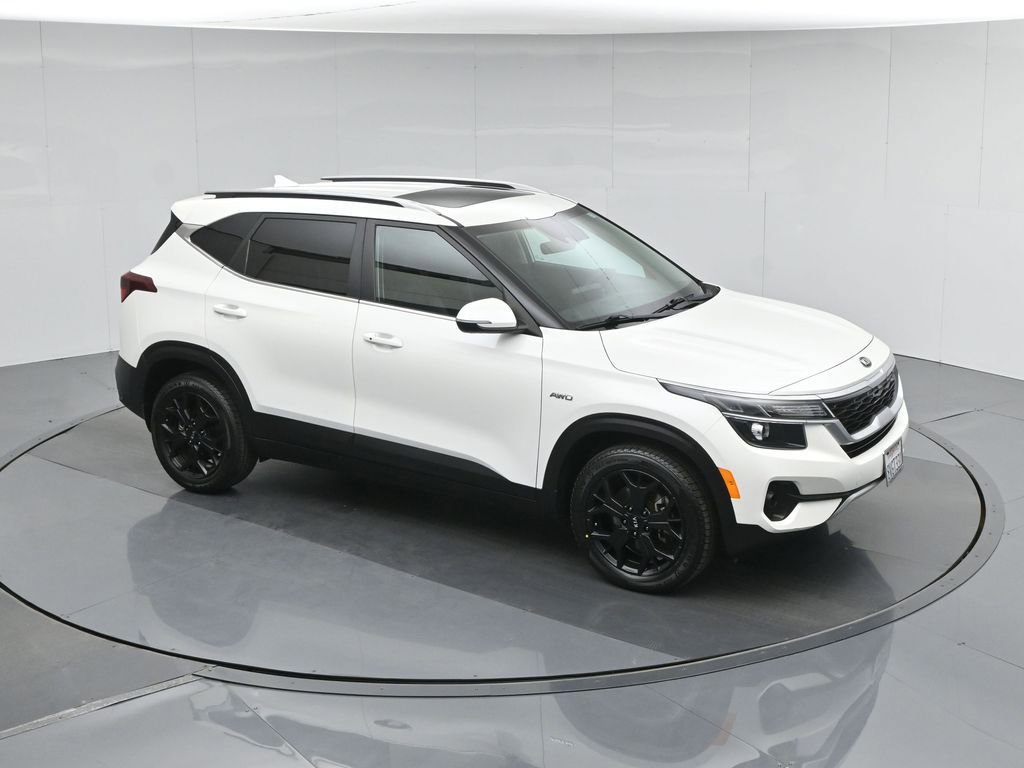 Used 2021 Kia Seltos EX image 45
