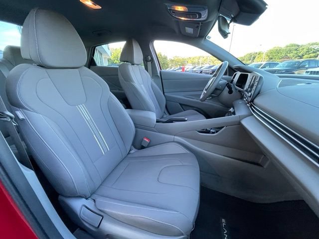 Used 2025 Hyundai Elantra Sport FWD image 27