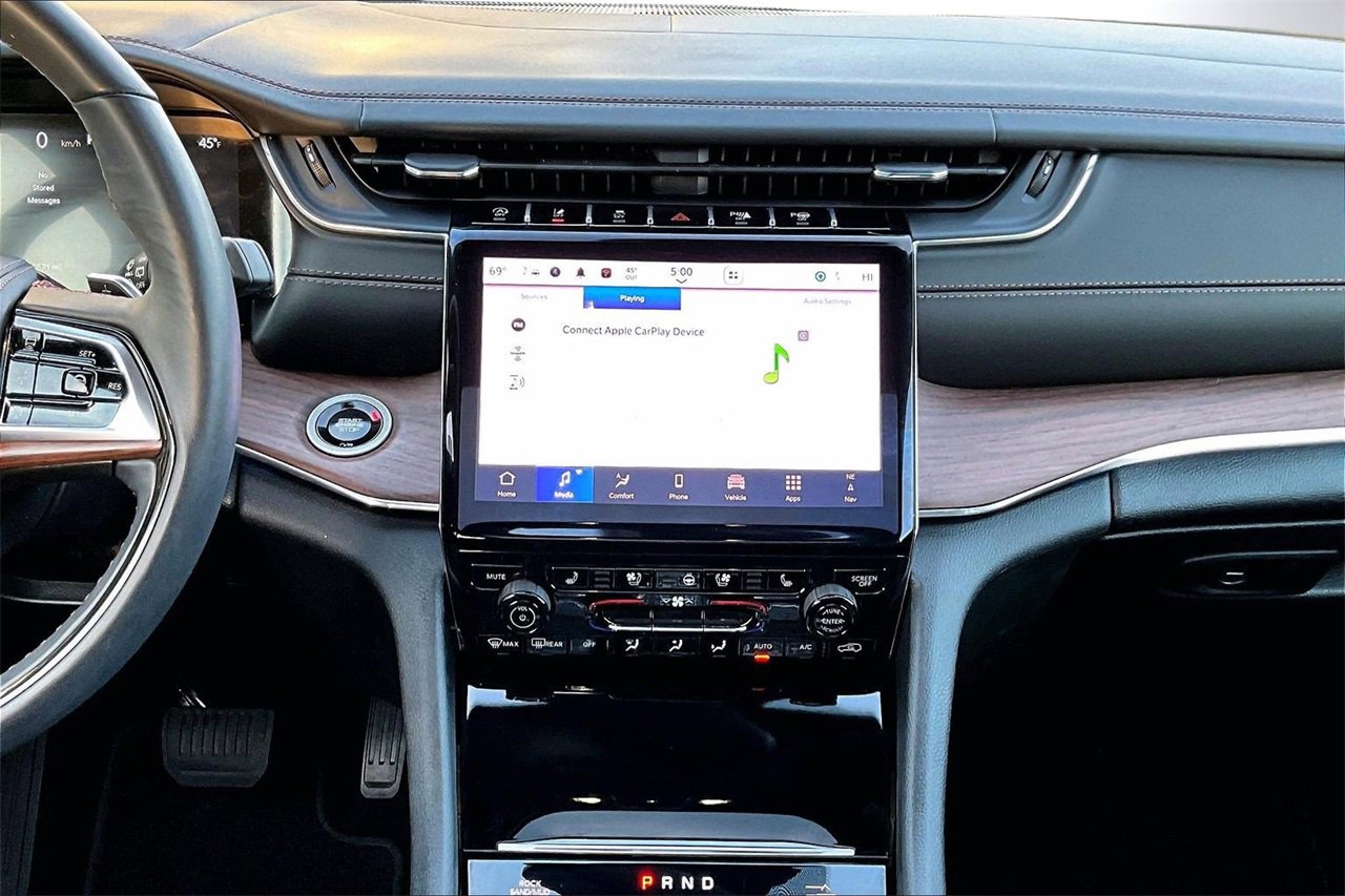 Certified 2025 Jeep Grand Cherokee Summit image 12