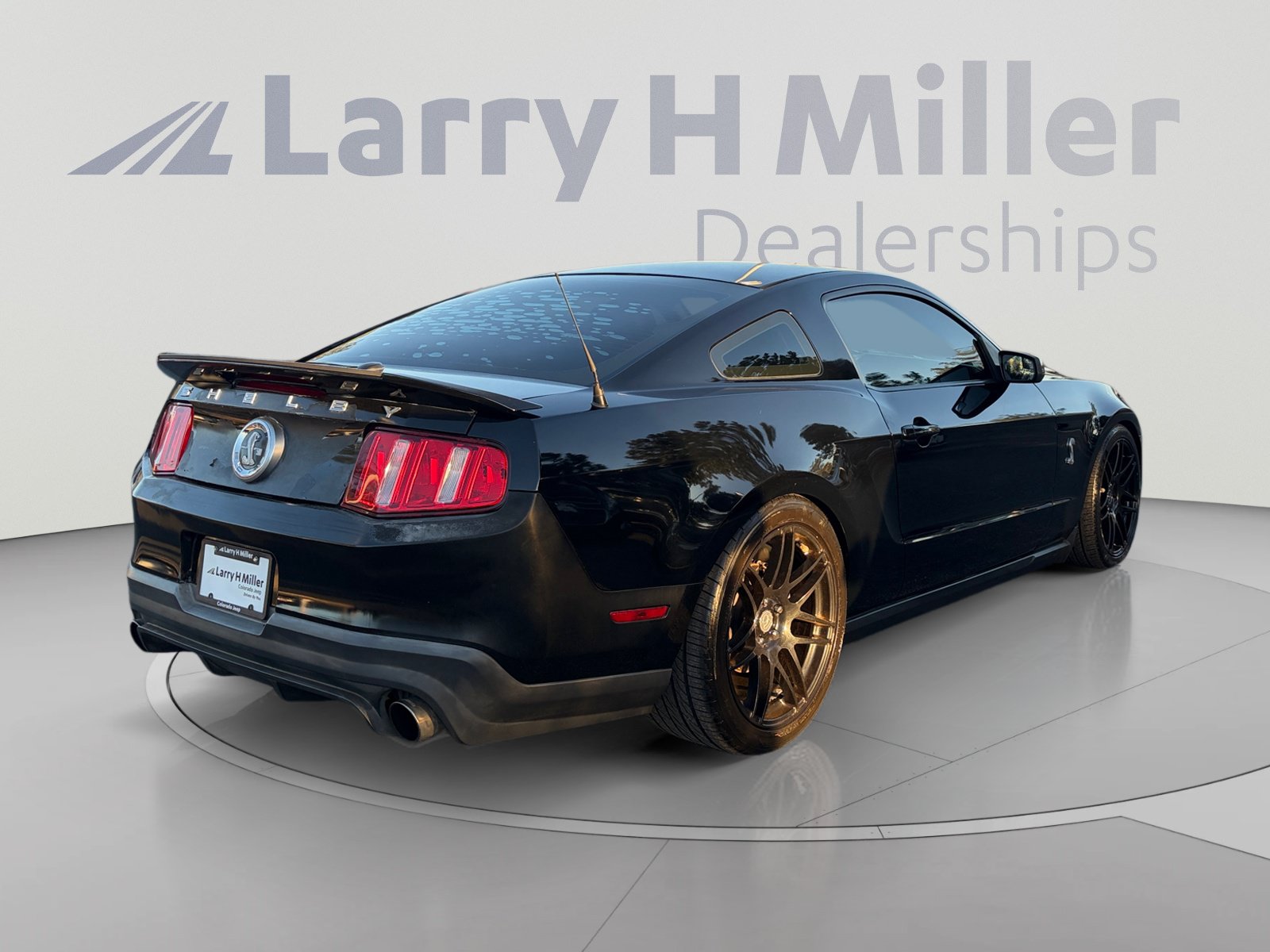 Used 2012 Ford Mustang Shelby GT500 w/ SVT Performance Pkg RWD image 5