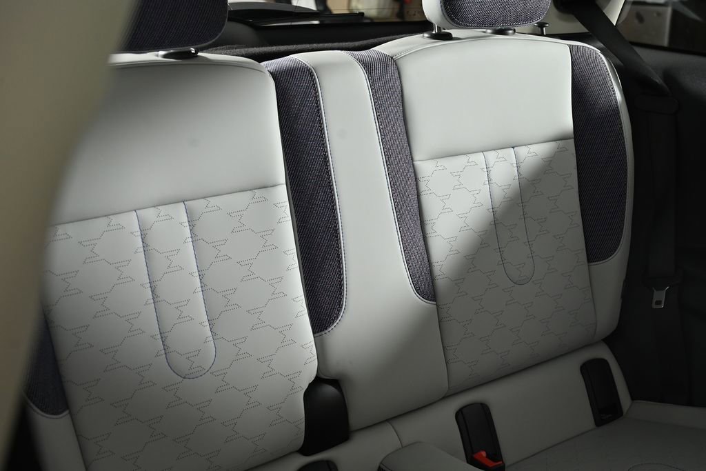 Certified 2025 MINI Cooper S image 27