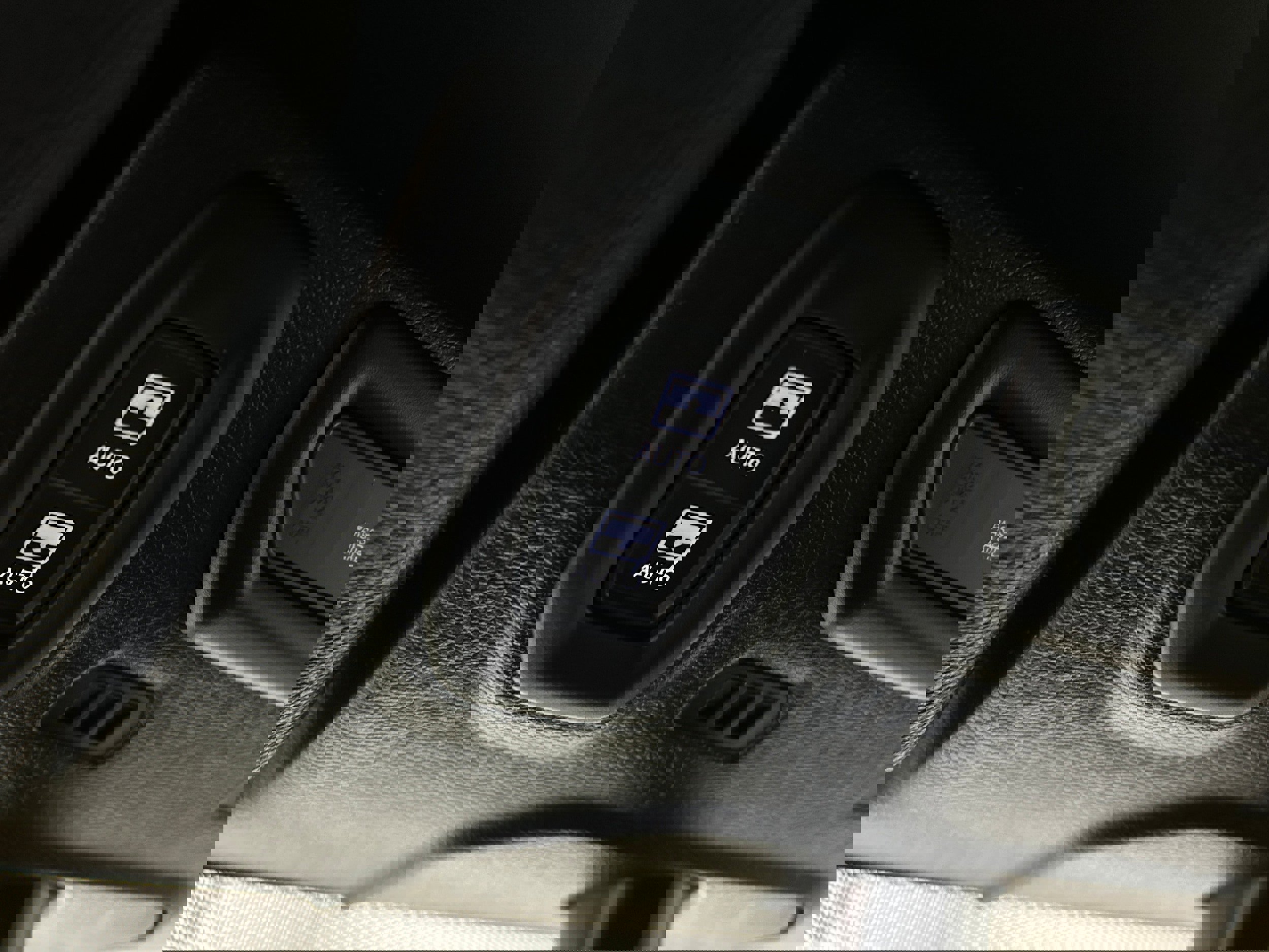 Used 2019 Jeep Wrangler Unlimited Sahara w/ Uconnect 4C Nav & Sound Group image 27