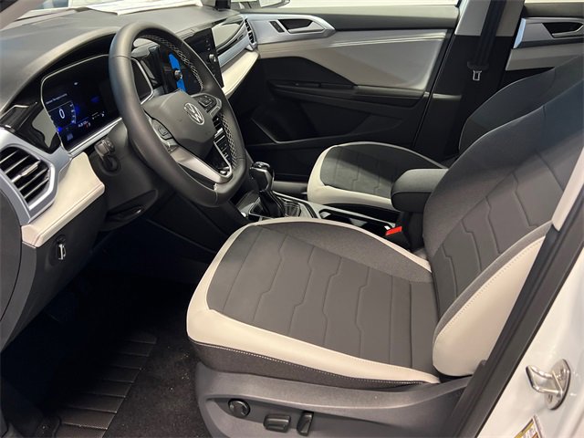 New 2026 Volkswagen Taos SE image 6