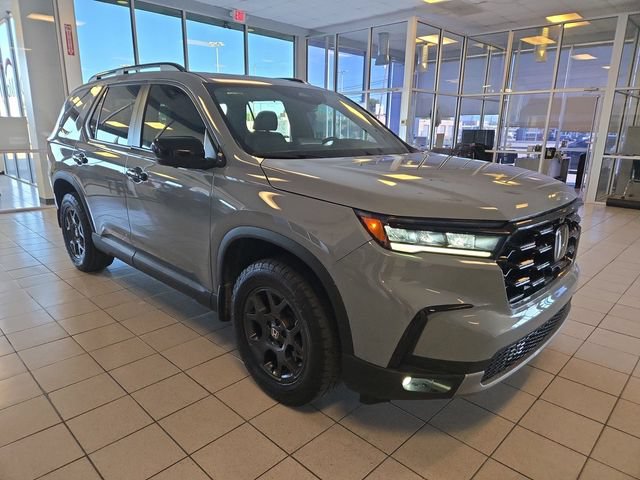Used 2025 Honda Pilot TrailSport video 2