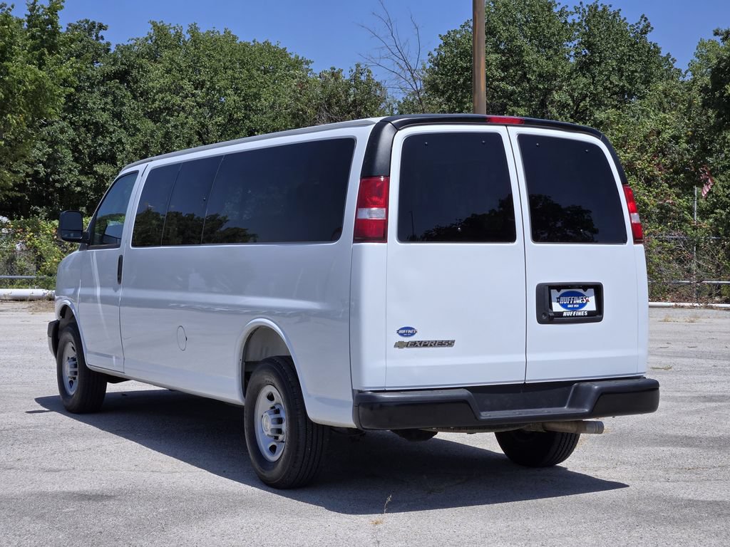 Used 2025 Chevrolet Express 3500 LS RWD image 5