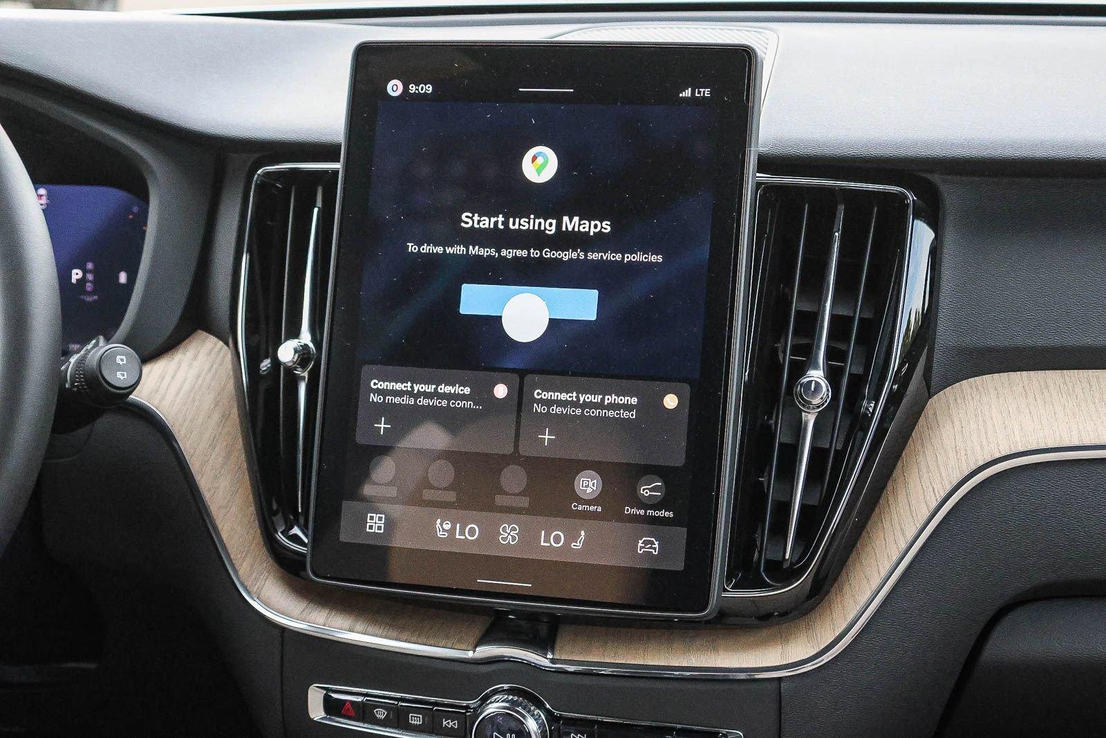 New 2027 Volvo XC60 B5 Plus AWD/4WD image 24