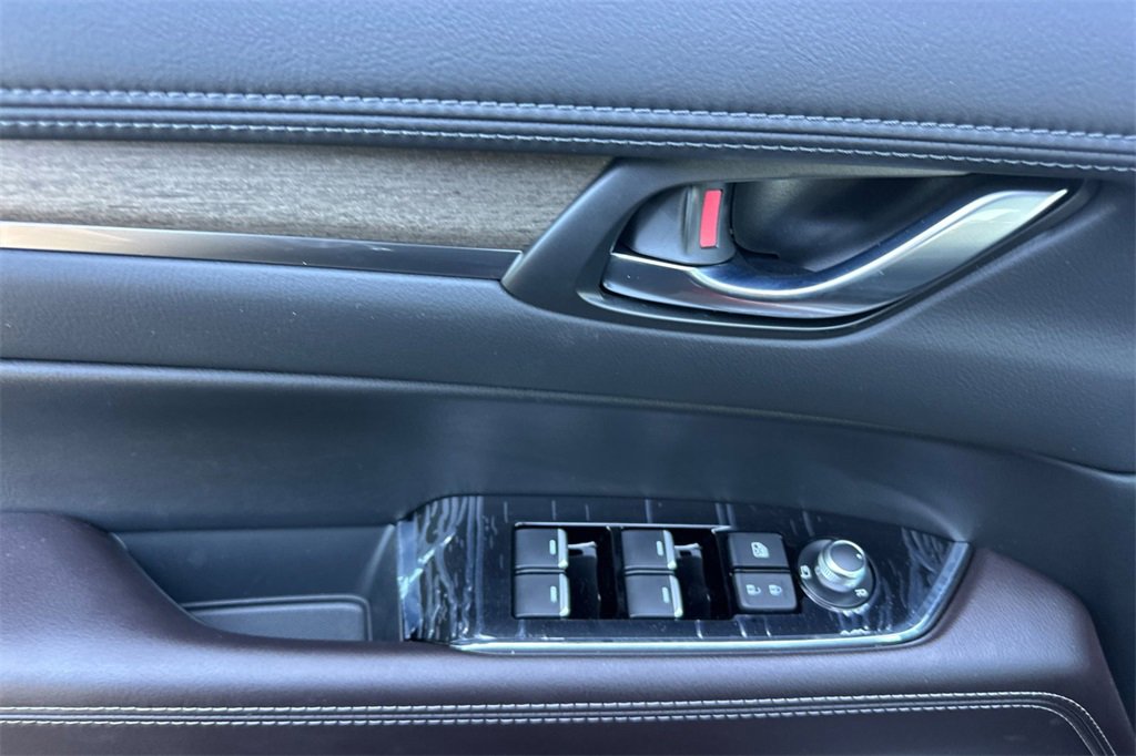 New 2025 MAZDA CX-5 Signature image 9