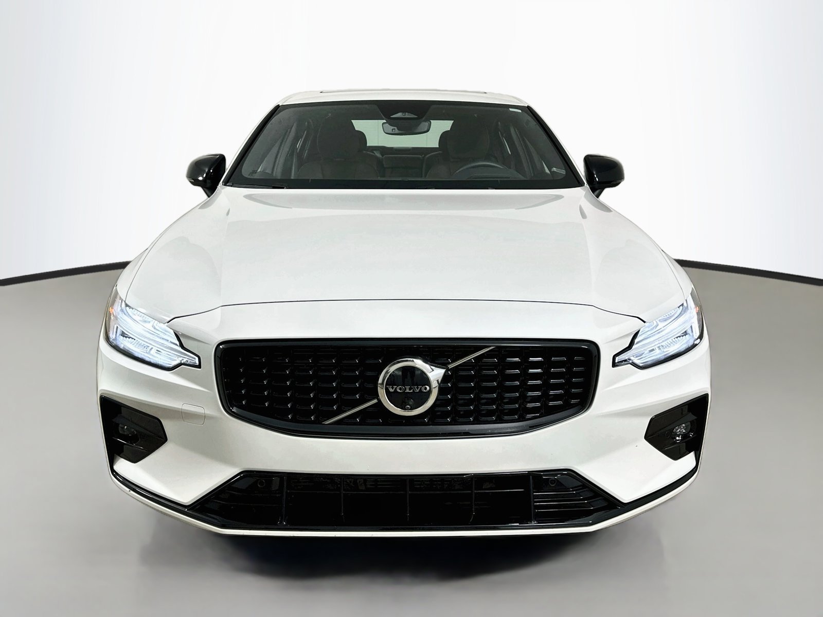 Certified 2024 Volvo S60 B5 Ultimate AWD/4WD image 2