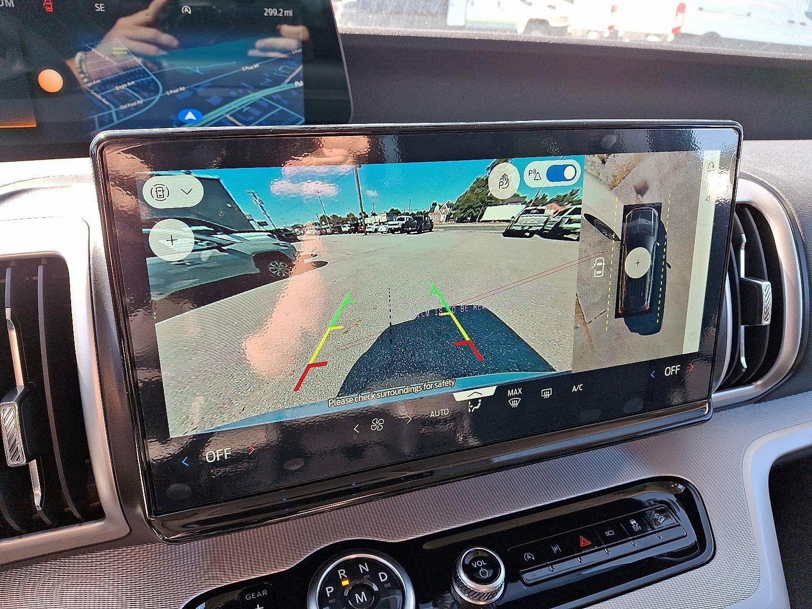 New 2025 Ford Expedition Active image 13