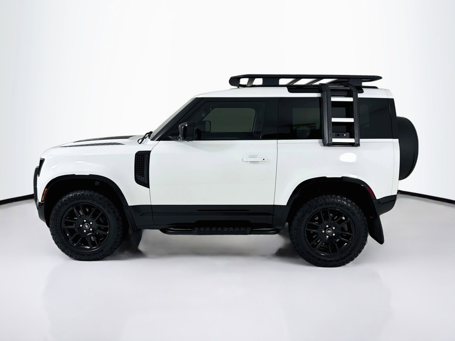 Used 2022 Land Rover Defender 90 X-Dynamic S AWD/4WD image 5