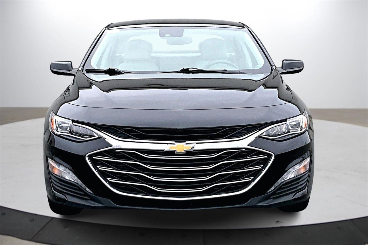 Used 2024 Chevrolet Malibu LT image 3