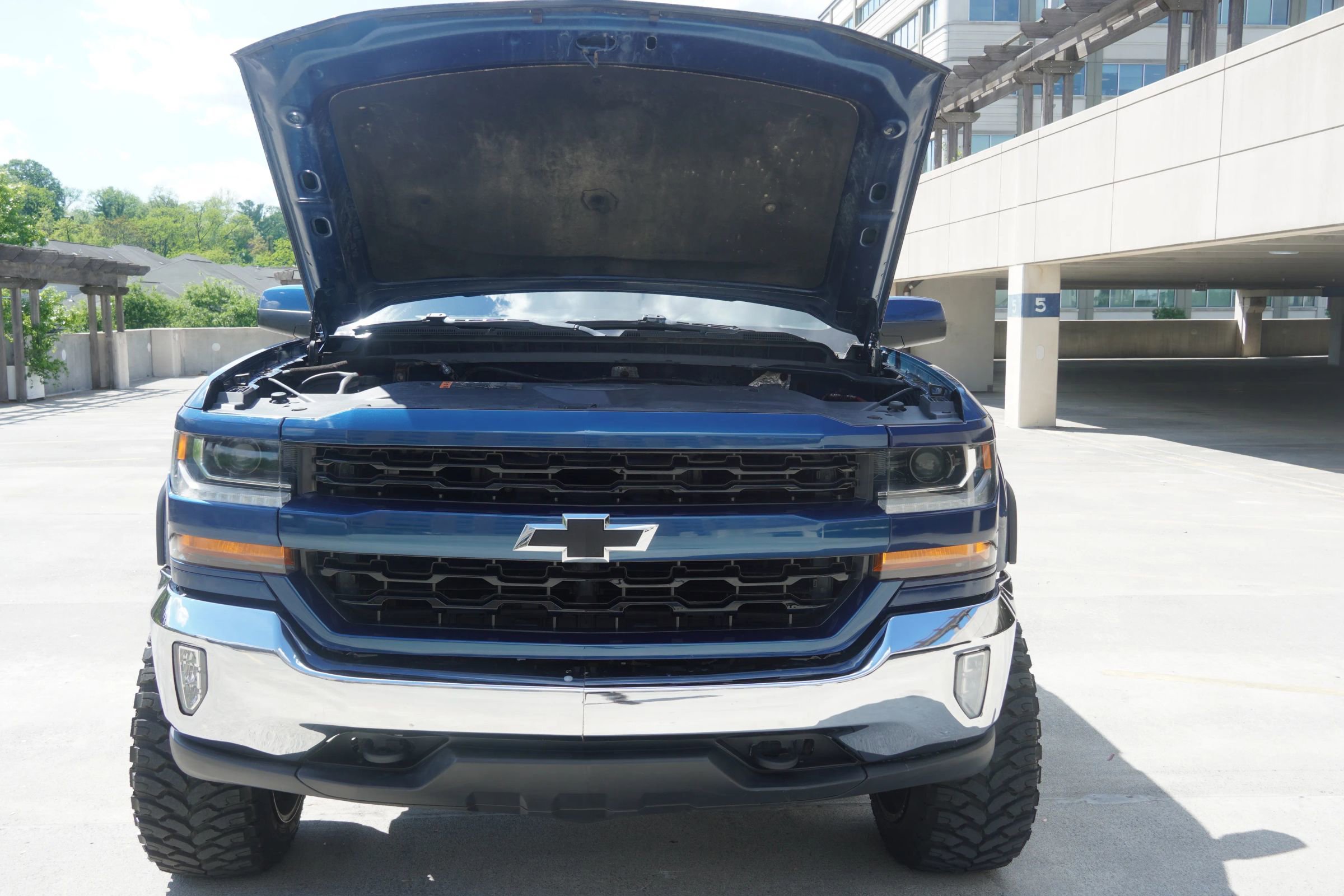 Used 2017 Chevrolet Silverado 1500 LT w/ All Star Edition AWD/4WD image 34
