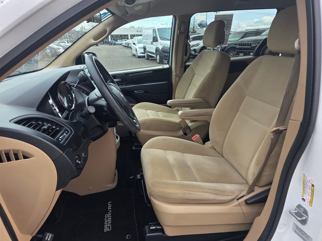 Used 2016 Dodge Grand Caravan SE w/ Quick Order Package 29E SE image 4