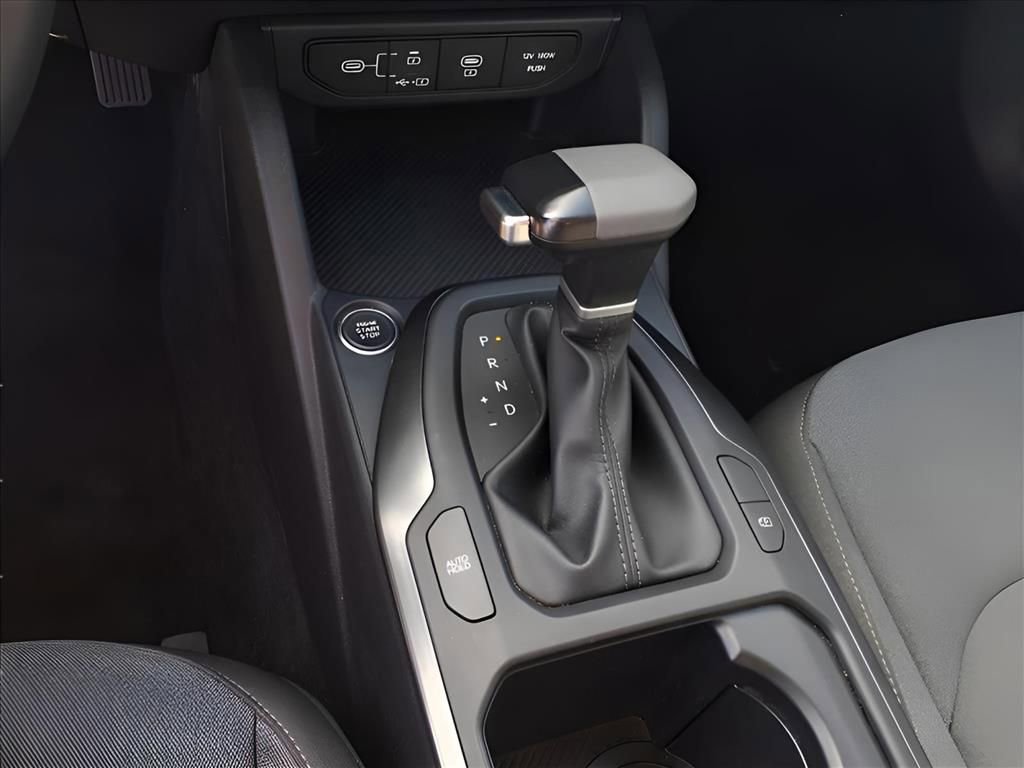 Used 2025 Kia K4 LXS image 9