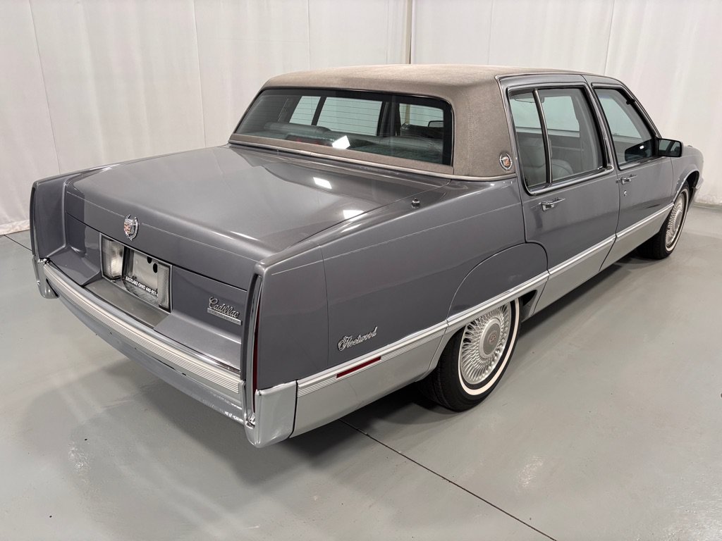 Used 1990 Cadillac Fleetwood Sedan FWD image 5
