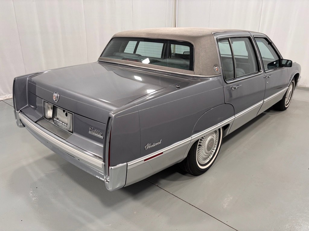 Used 1990 Cadillac Fleetwood Sedan image 5