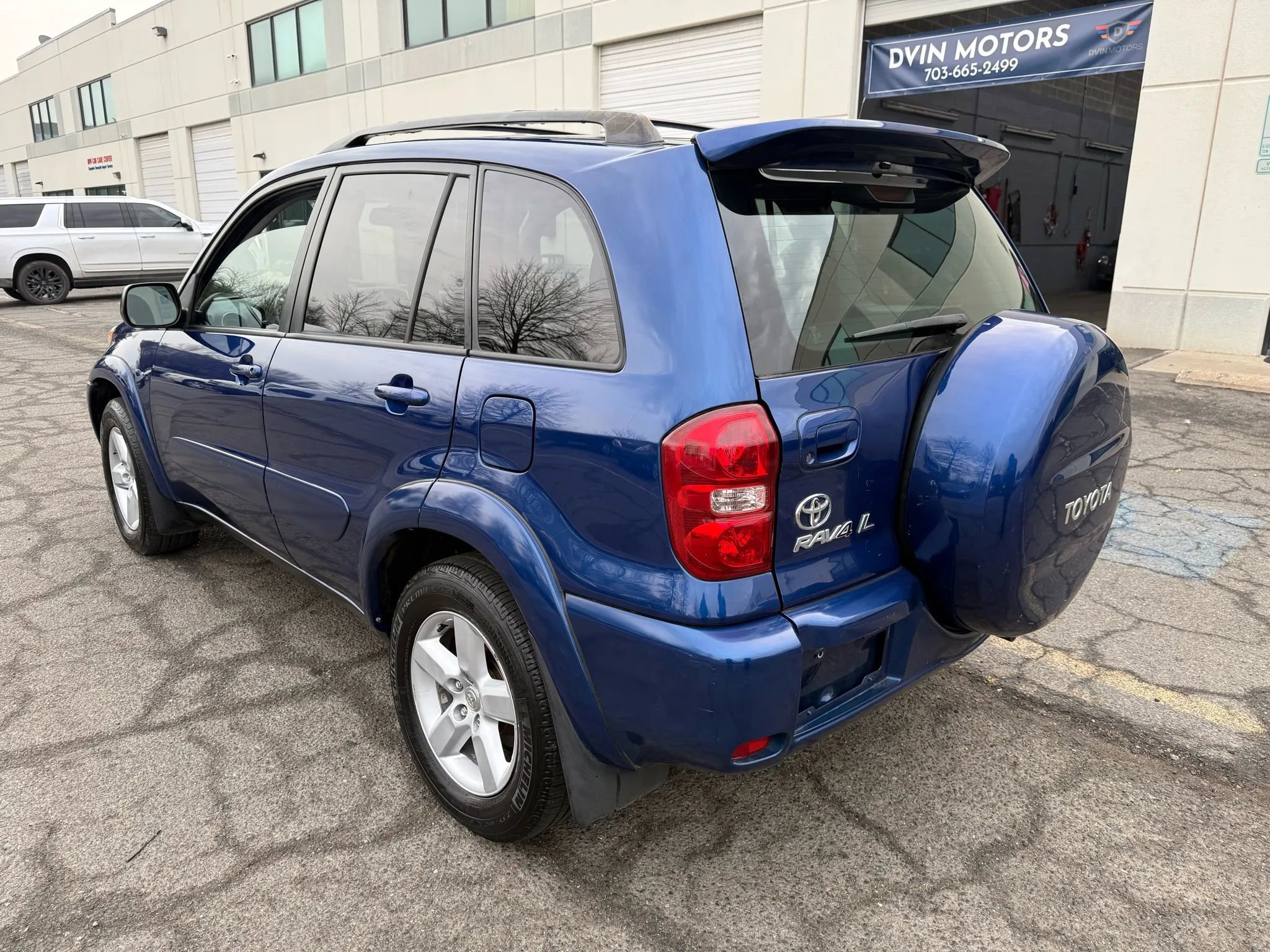 Used 2004 Toyota RAV4 Sport Utility 4D image 8
