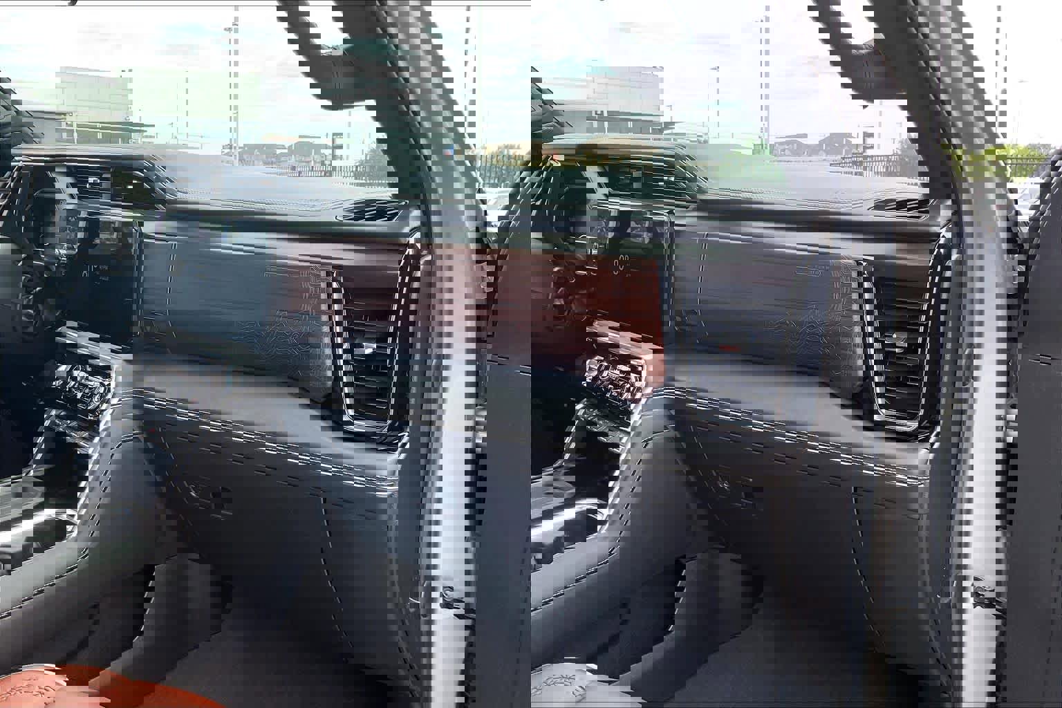 Used 2025 GMC Sierra 3500 Denali Ultimate image 19