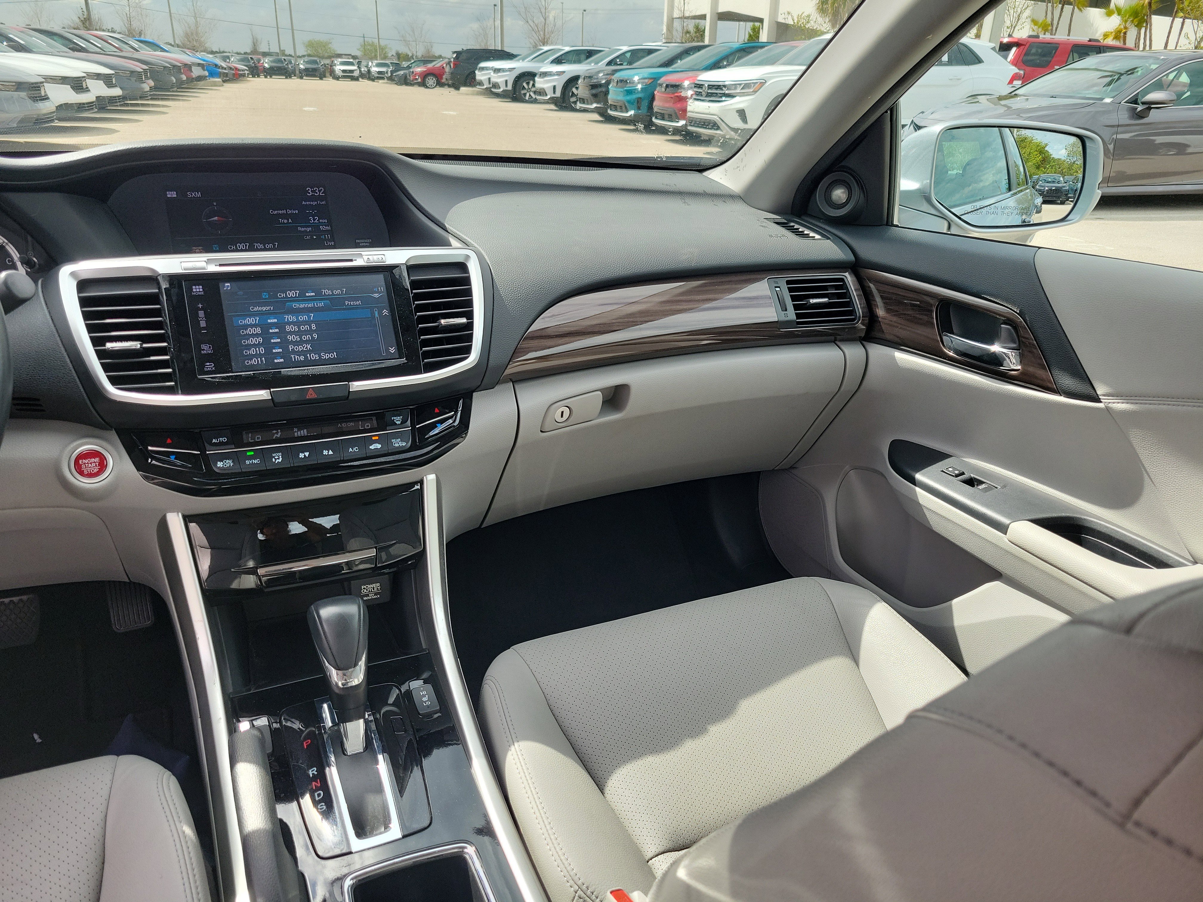 Used 2017 Honda Accord EX-L image 19