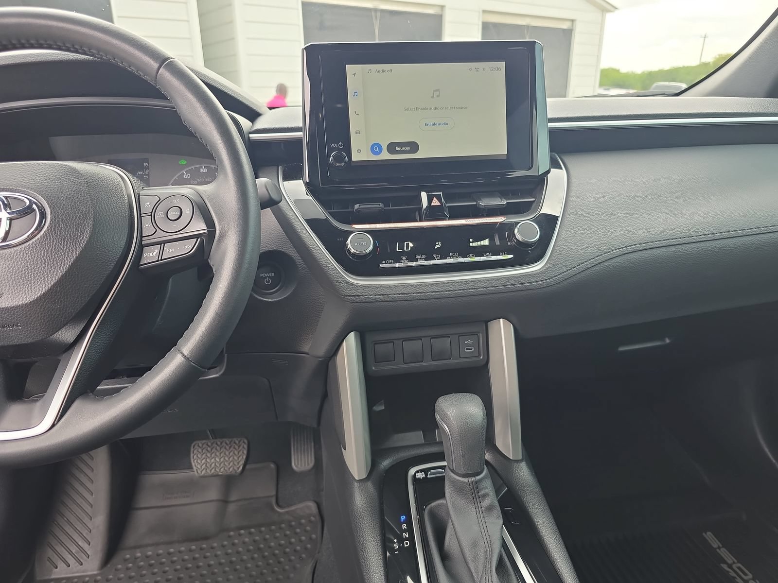 Used 2025 Toyota Corolla Cross AWD Hybrid image 17