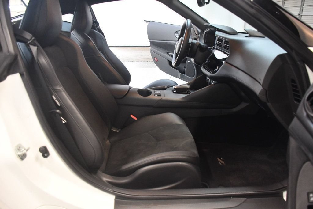 Used 2025 Nissan Z Performance w/ Floor Mat Package RWD image 30