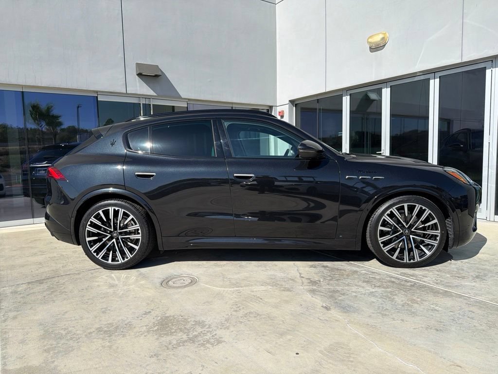 Certified 2023 Maserati Grecale Modena AWD/4WD image 9