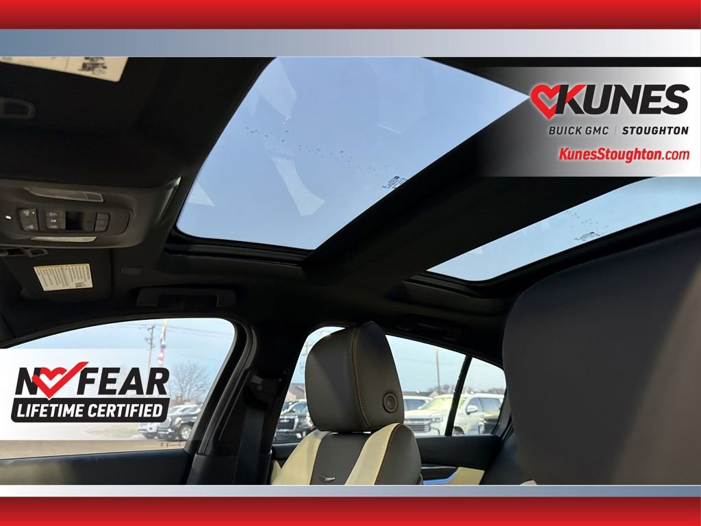 Used 2025 Cadillac CT5 V image 32