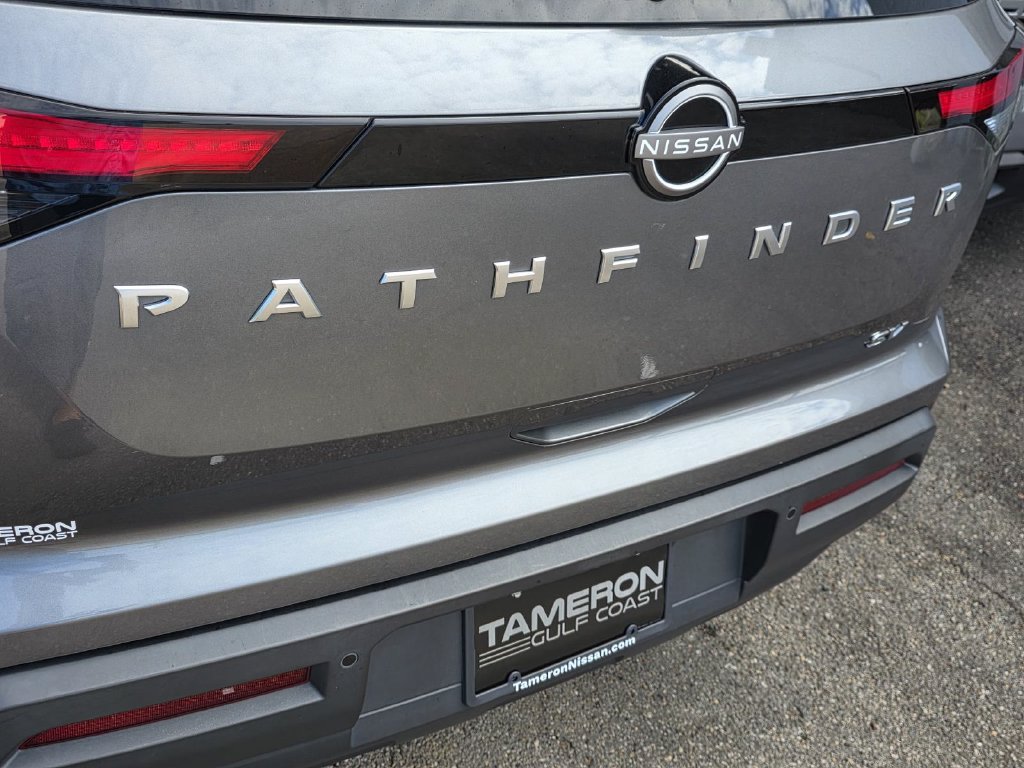 Used 2024 Nissan Pathfinder SV FWD image 27