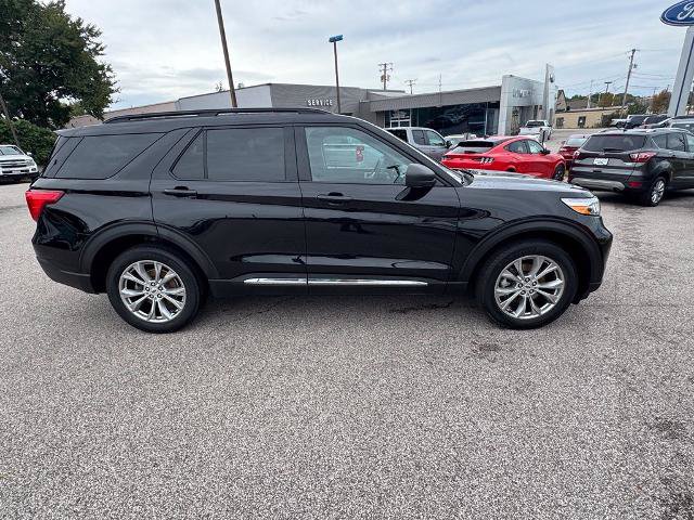 Certified 2023 Ford Explorer XLT w/ Equipment Group 202A AWD/4WD image 6
