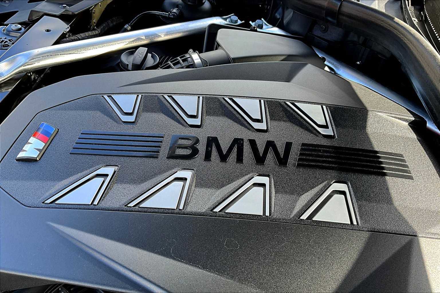 New 2026 BMW X6 M60i image 17