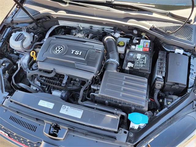 Used 2017 Volkswagen Golf S image 9