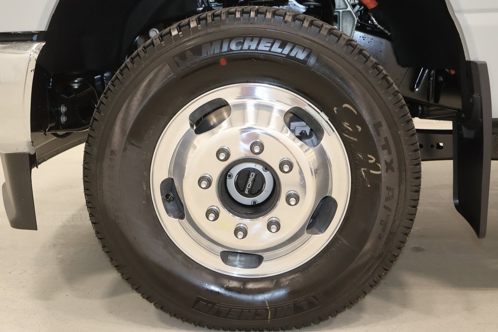 New 2025 Ford F350 Lariat w/ Lariat Ultimate Package image 36
