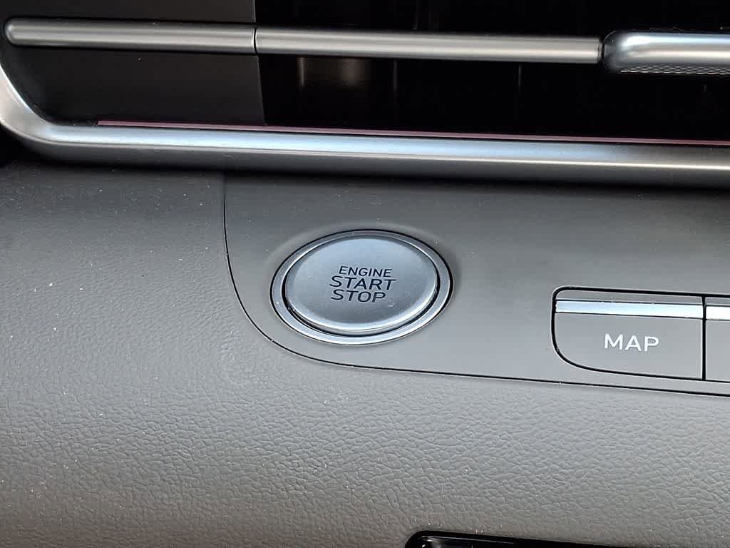 Used 2024 Hyundai Elantra SEL FWD image 21