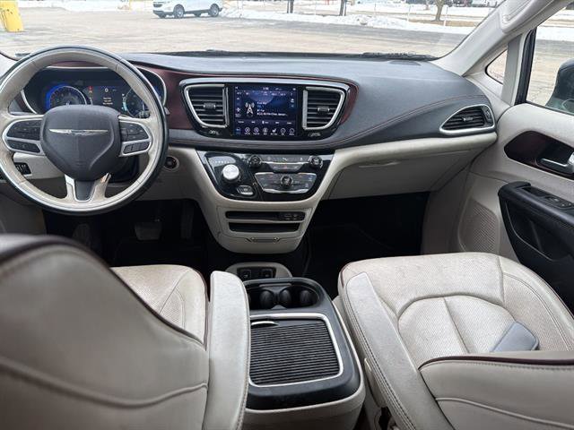 Used 2019 Chrysler Pacifica Limited image 44