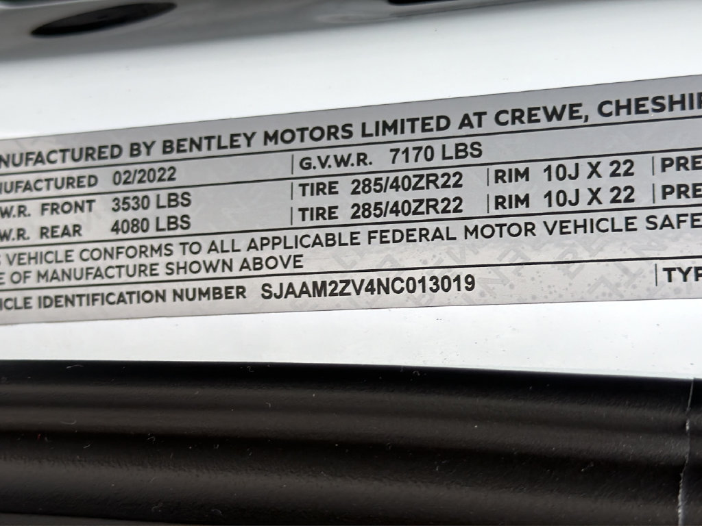 Used 2022 Bentley Bentayga AWD/4WD image 30