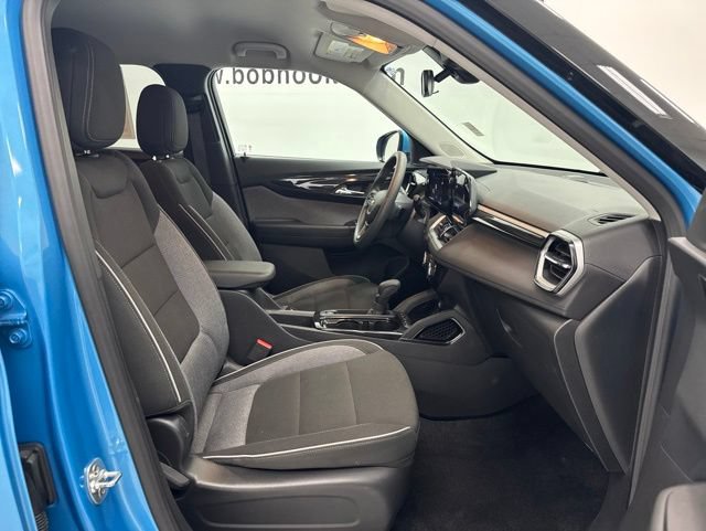 Used 2025 Chevrolet TrailBlazer LT AWD/4WD image 28