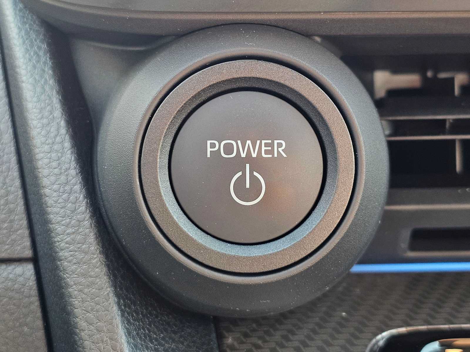 Certified 2026 Toyota Prius XLE FWD image 30