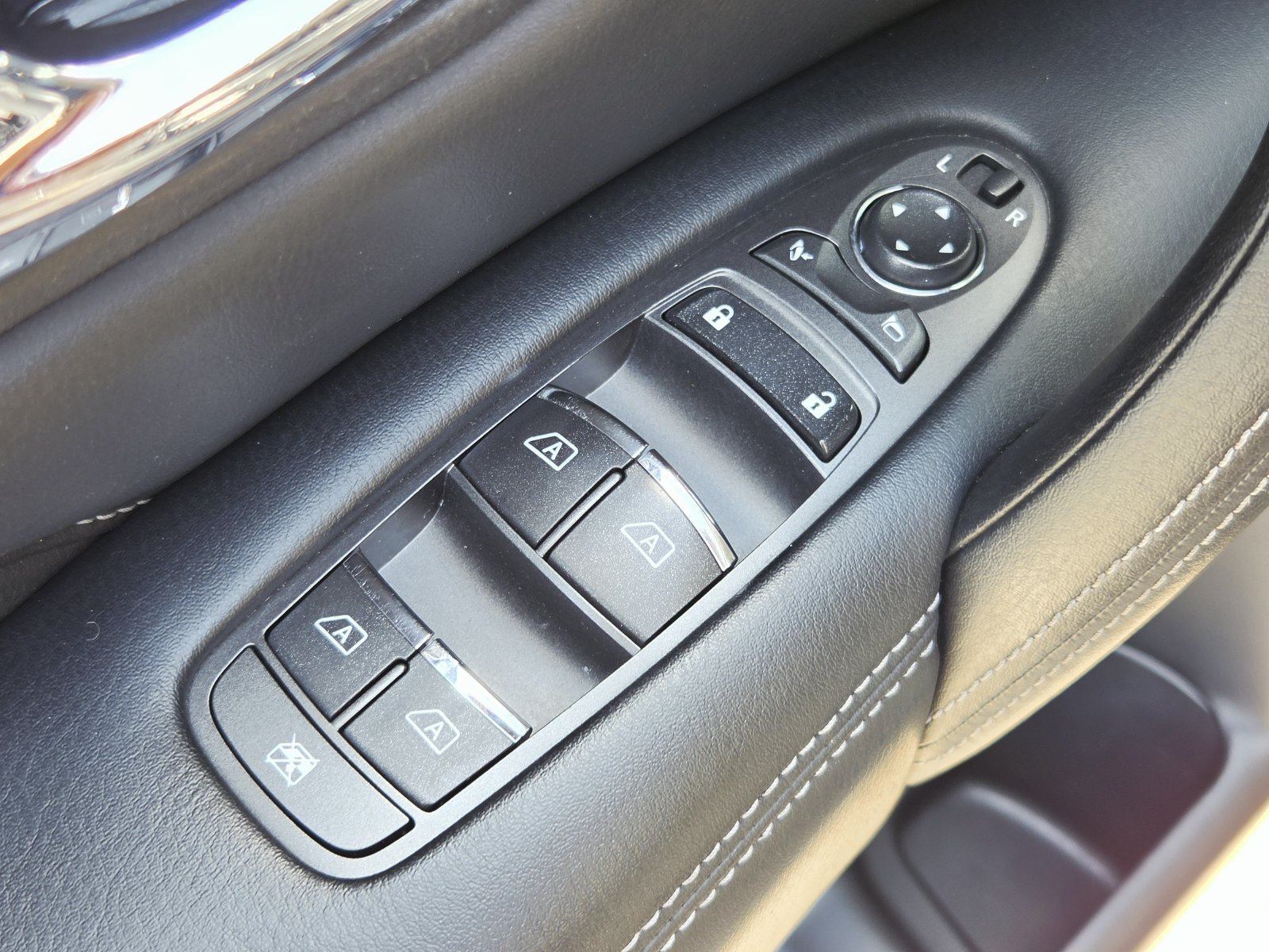 Used 2020 INFINITI QX80 Luxe w/ All-Season Package RWD image 25