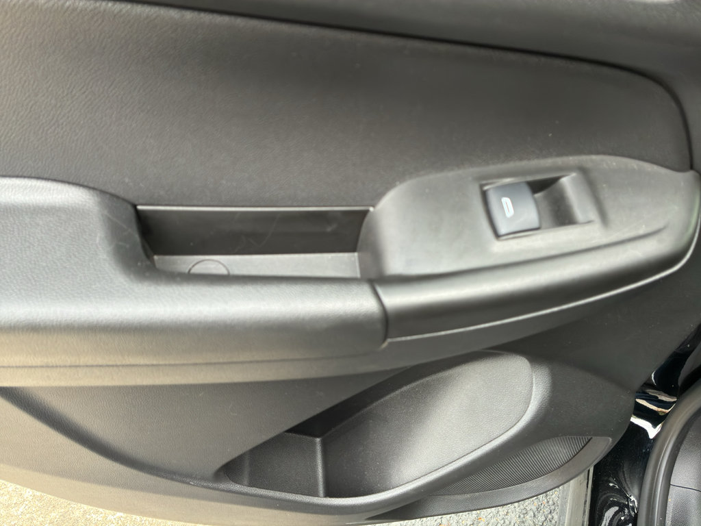 Used 2023 Chevrolet TrailBlazer LT FWD image 42