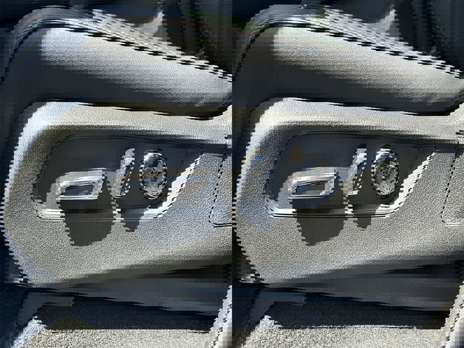 Used 2025 Acura MDX A-Spec image 23