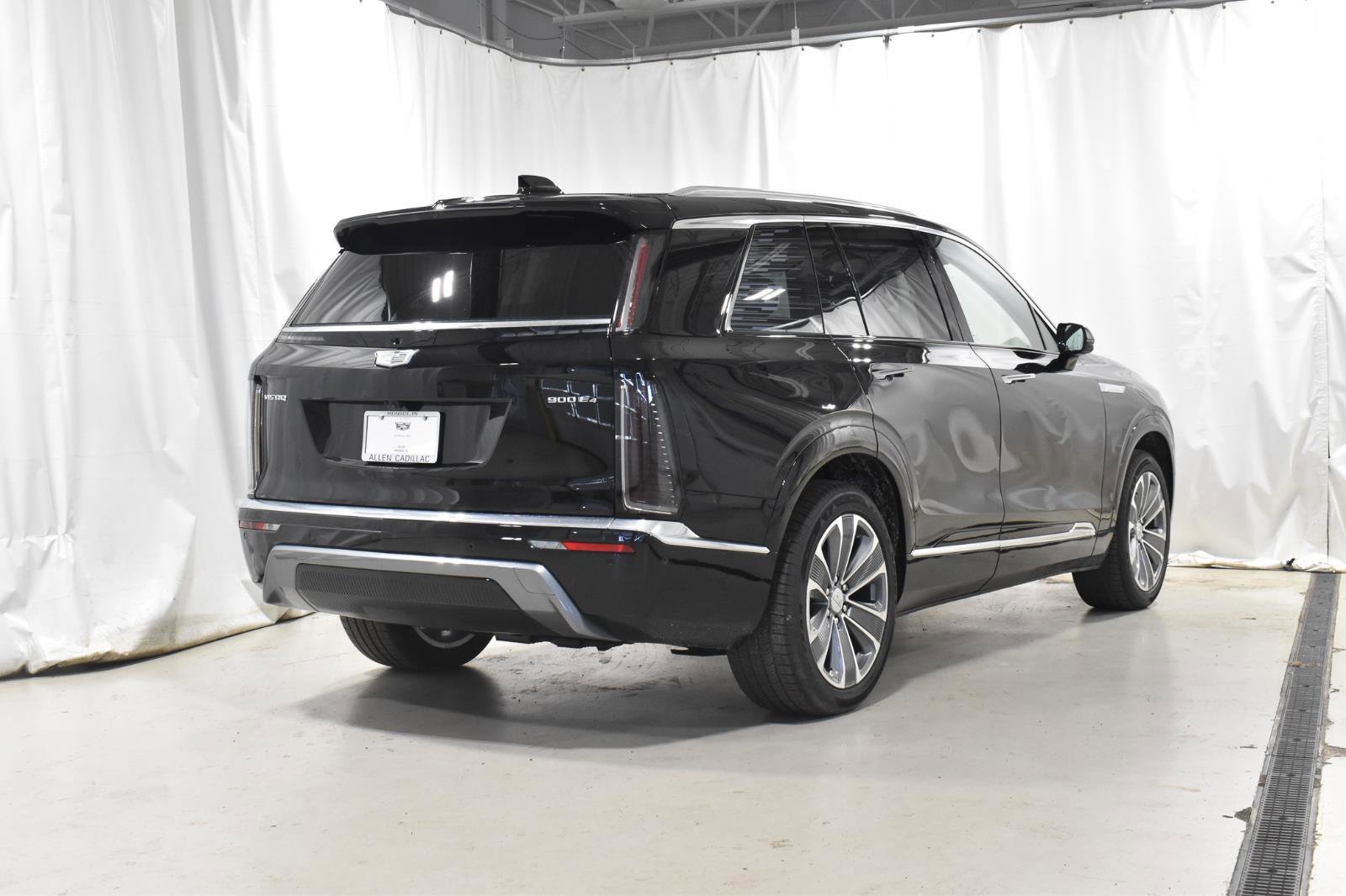 New 2026 Cadillac Vistiq Luxury image 17