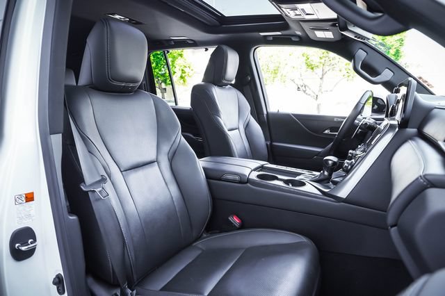 Used 2024 Lexus LX 600 4WD w/ Luxury Package image 26