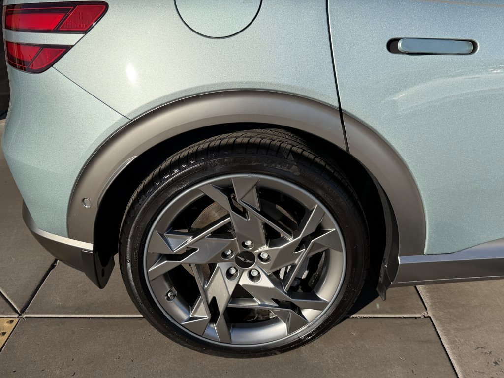 Used 2023 Genesis GV60 Performance image 15