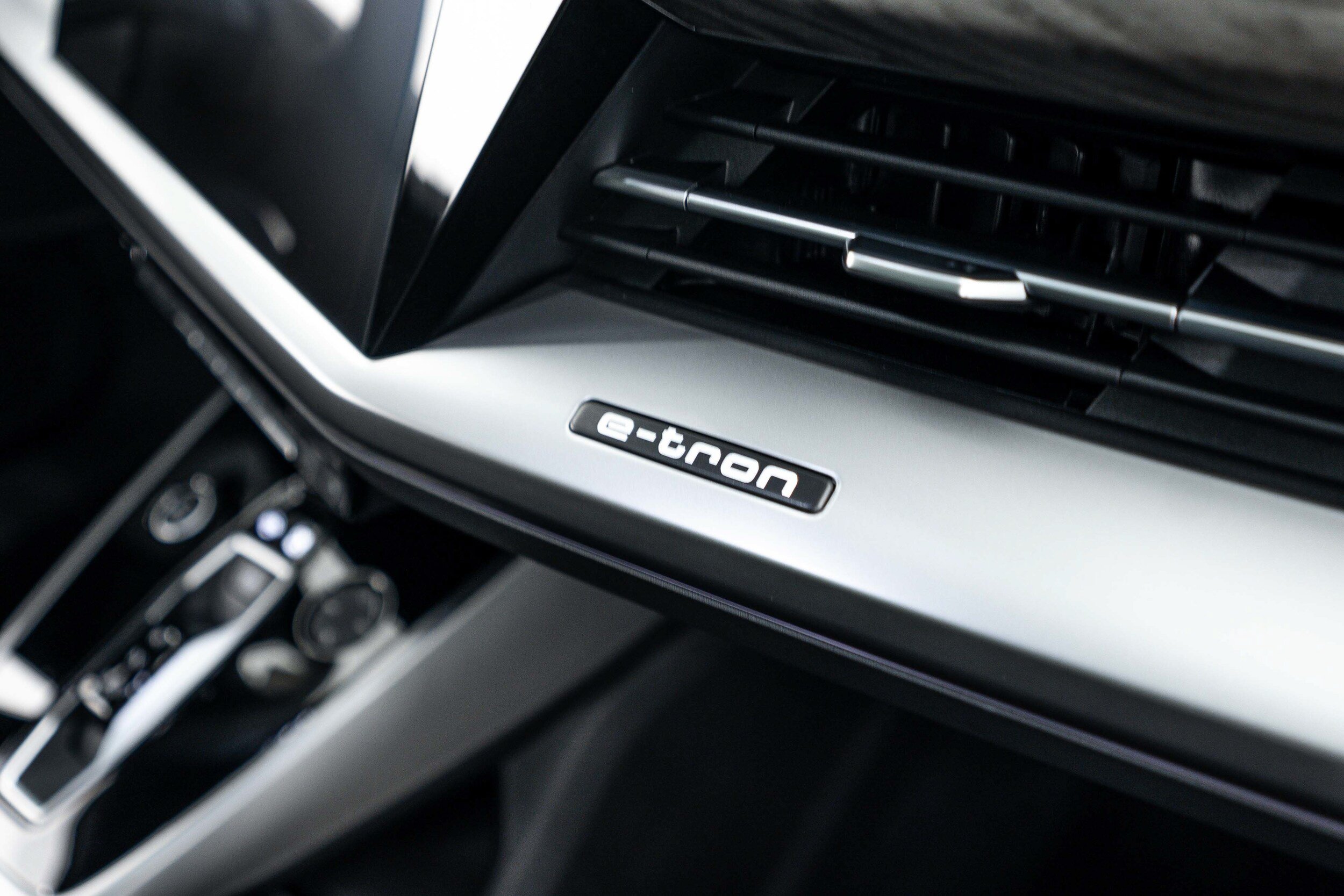 Certified 2023 Audi Q4 e-tron Premium Plus w/ Premium Plus AWD/4WD image 9