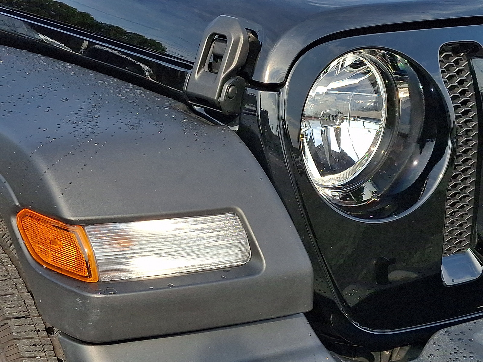 Used 2023 Jeep Wrangler Unlimited Sport AWD/4WD image 9