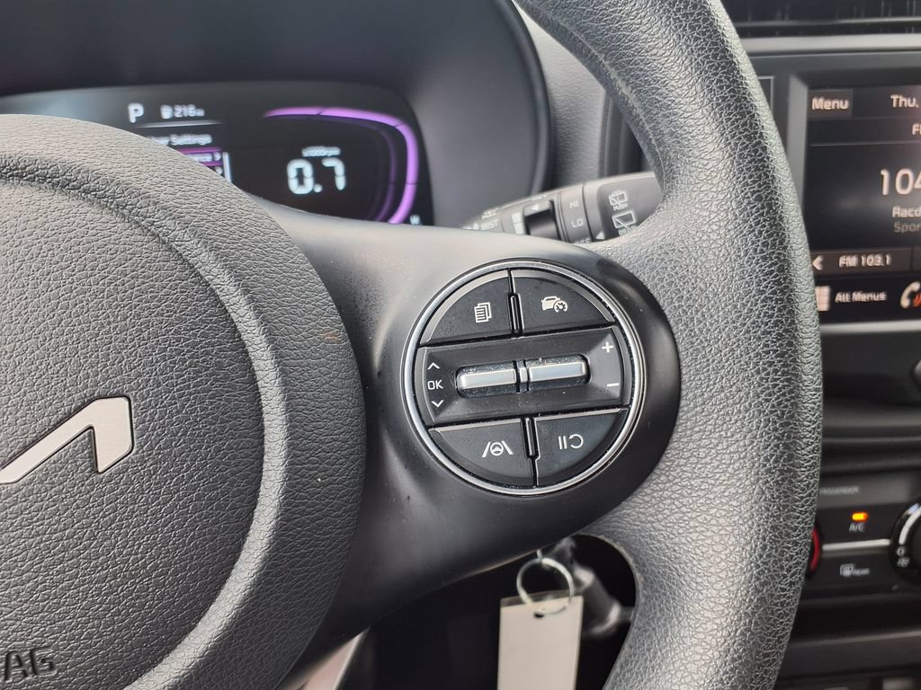 Used 2025 Kia Soul LX w/ LX Technology Package FWD image 23
