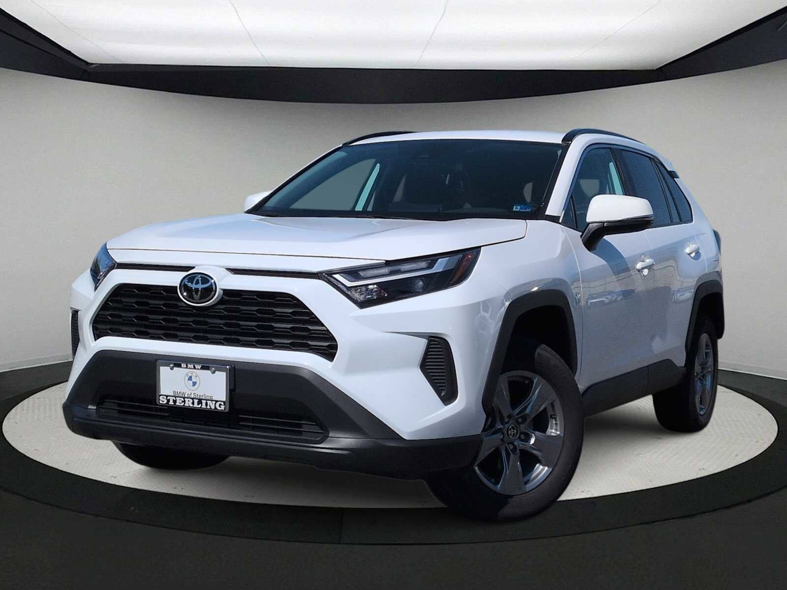 Used 2025 Toyota RAV4 XLE AWD/4WD image 1