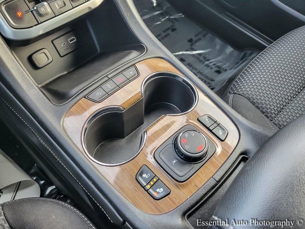 Certified 2022 GMC Acadia SLE w/ Driver Convenience Package image 17