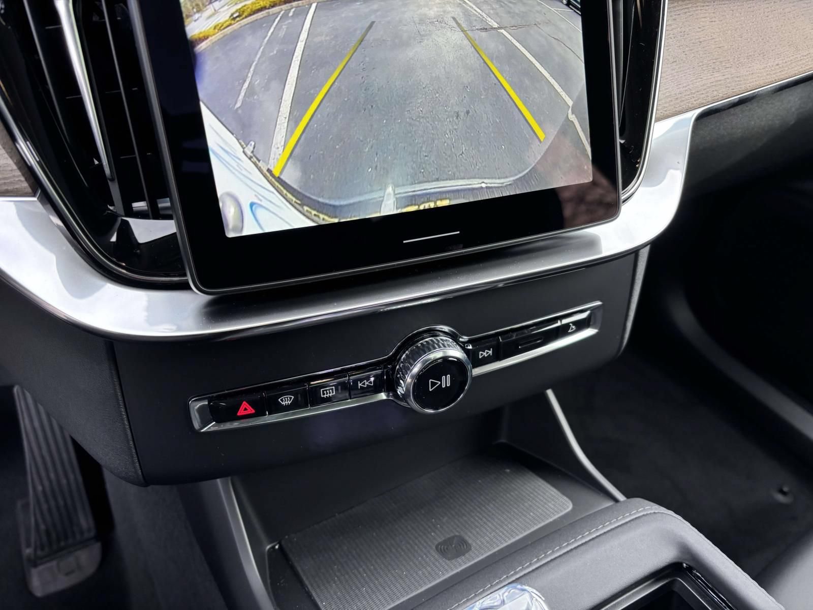 New 2026 Volvo XC90 B6 Plus w/ Protection Package Premier AWD/4WD image 22