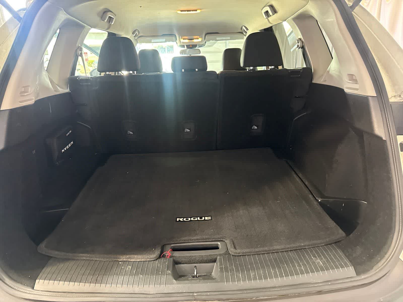 Used 2023 Nissan Rogue S AWD/4WD image 16